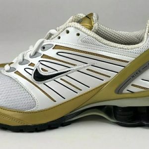 Womens Nike Shox, NEW! Size 9.5